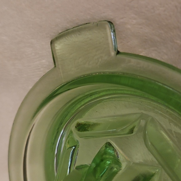Antique Green Uranium Vaseline Depression Glass Citrus Juicer - Picture 7 of 11